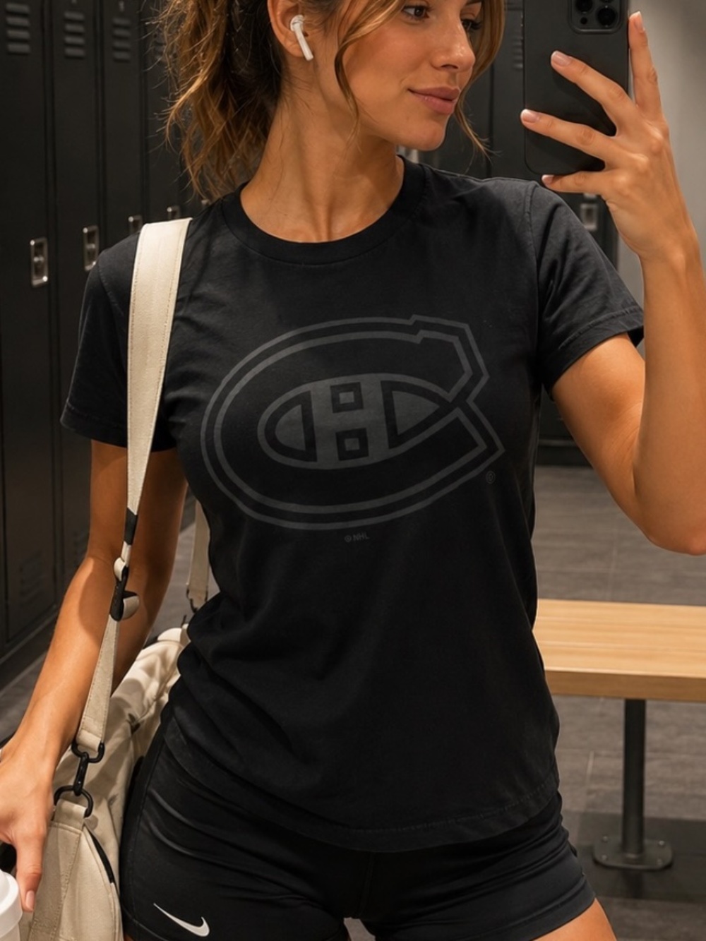 NHL T-Shirt Womens Size Small Black Montreal Canadians Short Sleeve Athleisure